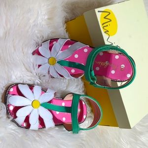 Little girls summer sandals. Multi color Sun flower in white.